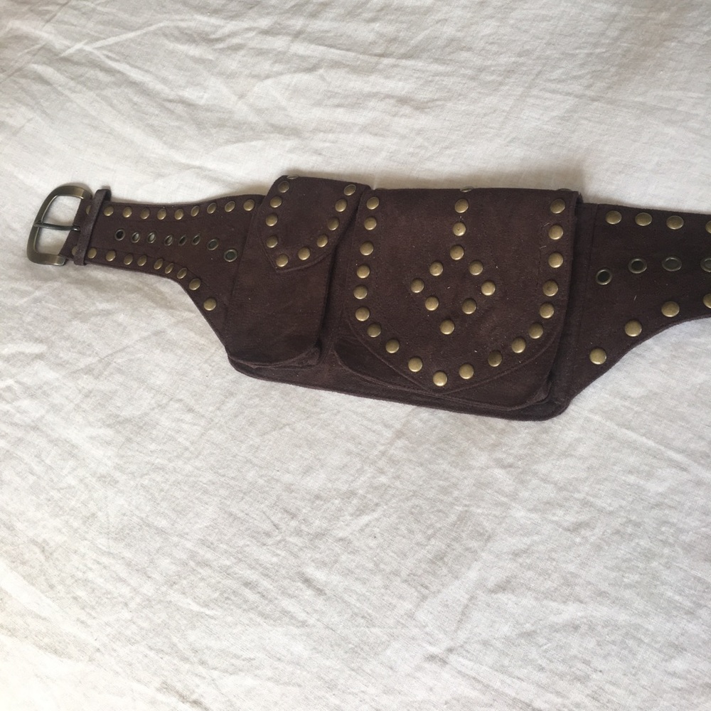Leather belt w pouch